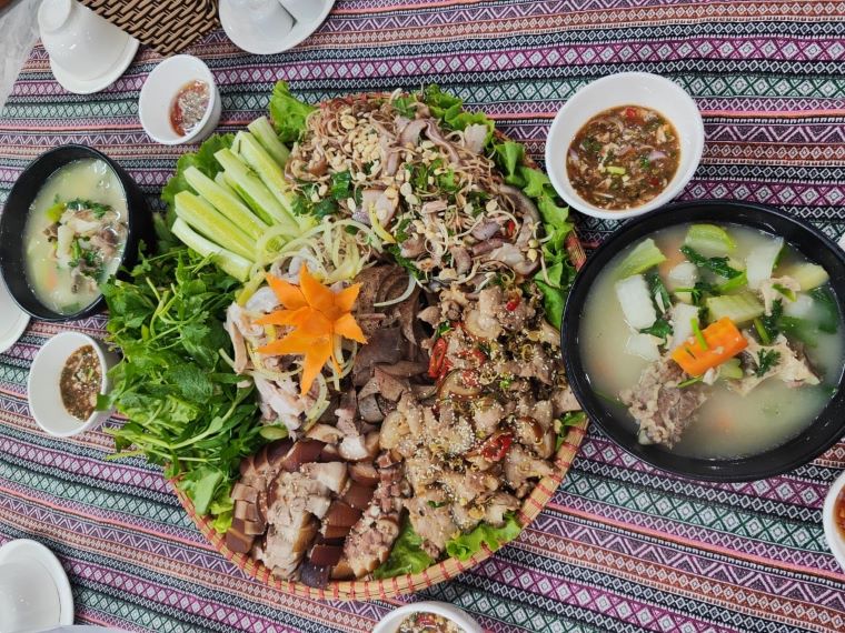 Mẹt lợn bản.